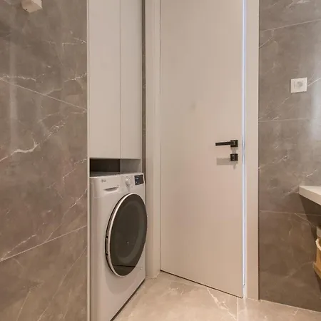 Apartamento Bernard With Shared Pool